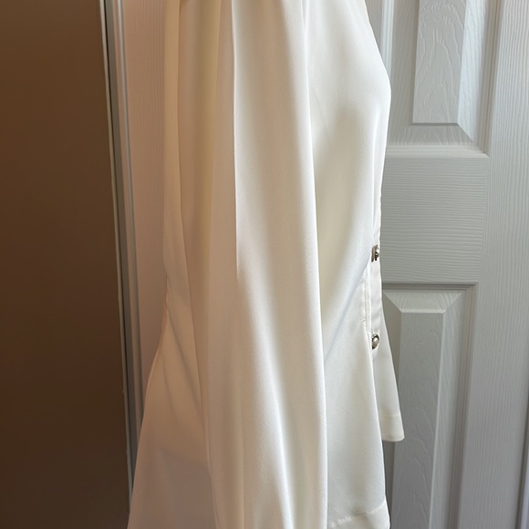 EUC Notations Women’s sz. 8 Ivory and Lace long sleeve blouse with pearl buttons - Picture 8 of 15
